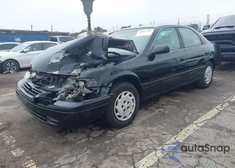 1999 Toyota Camry Le z USA, uszkodzony, nr VIN 4T1BG22K7XU910838